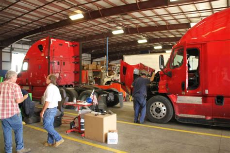 Semi truck repair shop. Things To Know About Semi truck repair shop. 